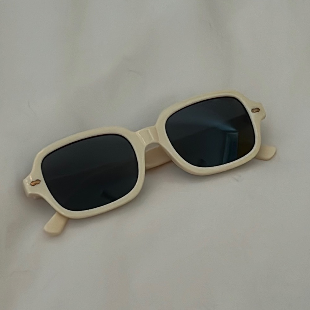Vintage Ivory/Cream Sunglasses
